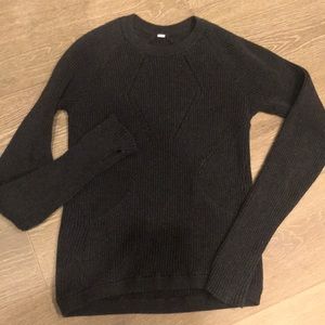 Lululemon Sweater !!